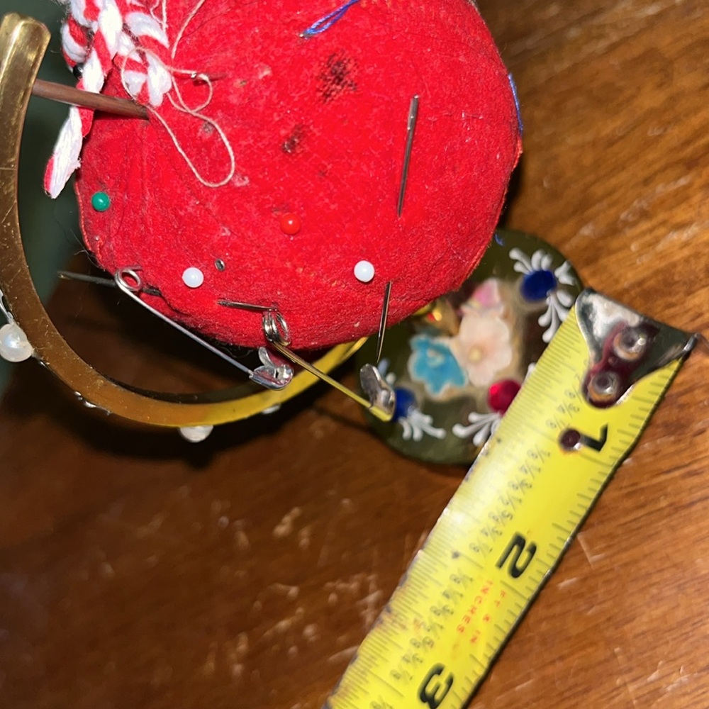 Vintage 1950s to 1960s Red Velvet/Brass Metal Pincushion World/Globe Shaped - Picture 7 of 7